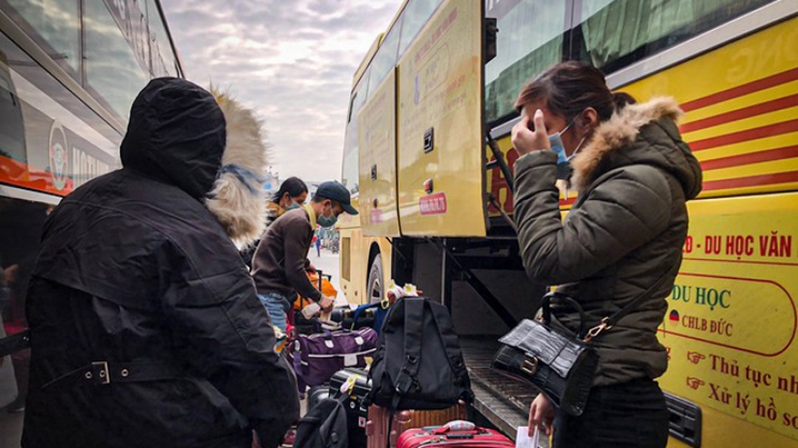 Bus stations crowded as people head home on New Year’s Eve